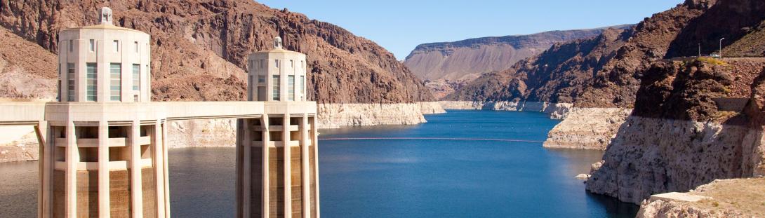 Colorado River's receding water showing the water level in the past.